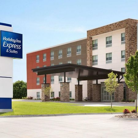 Holiday Inn Express & Suites Warrensburg North By Ihg Exterior photo