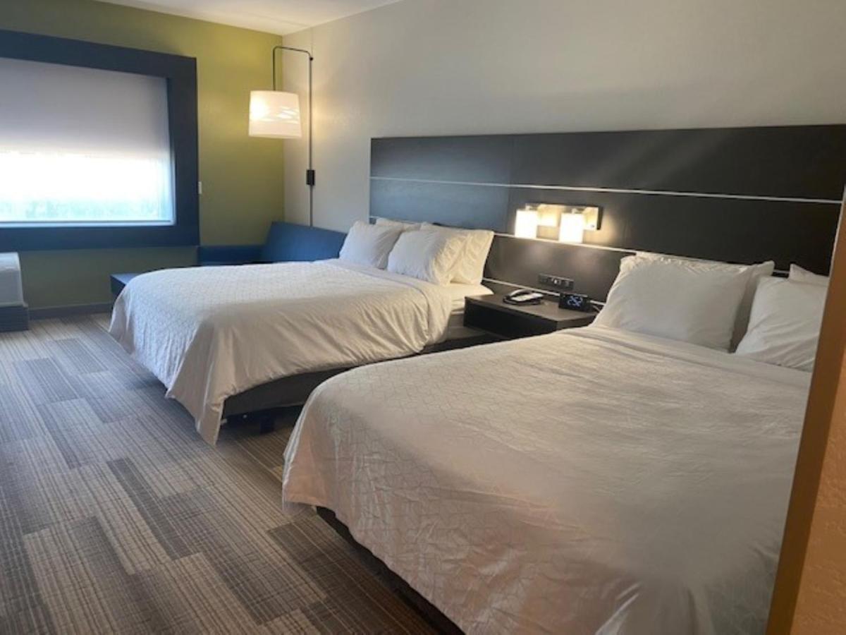 Holiday Inn Express & Suites Warrensburg North By Ihg Exterior photo