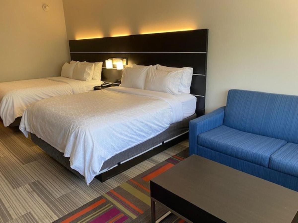 Holiday Inn Express & Suites Warrensburg North By Ihg Exterior photo