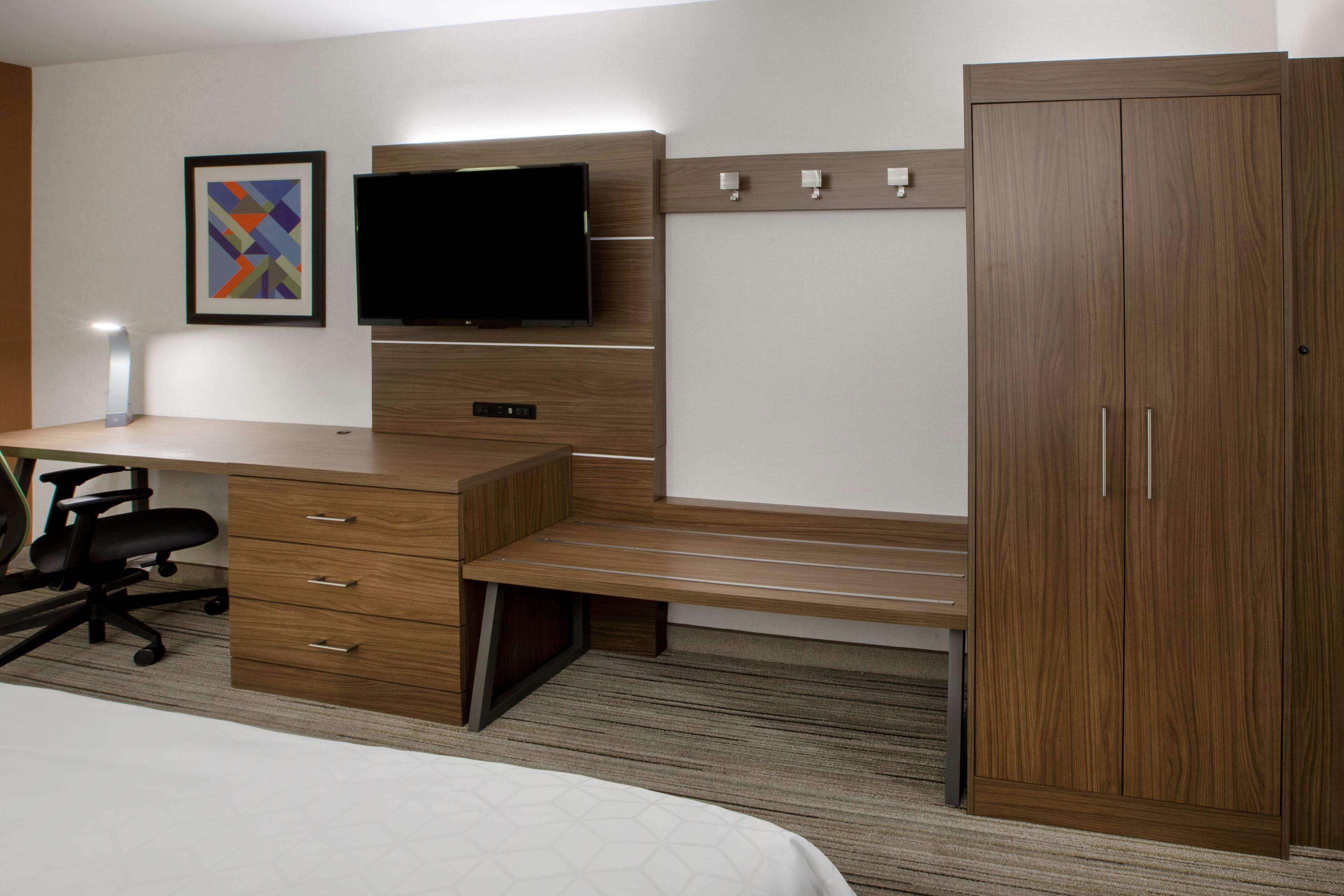Holiday Inn Express & Suites Warrensburg North By Ihg Exterior photo