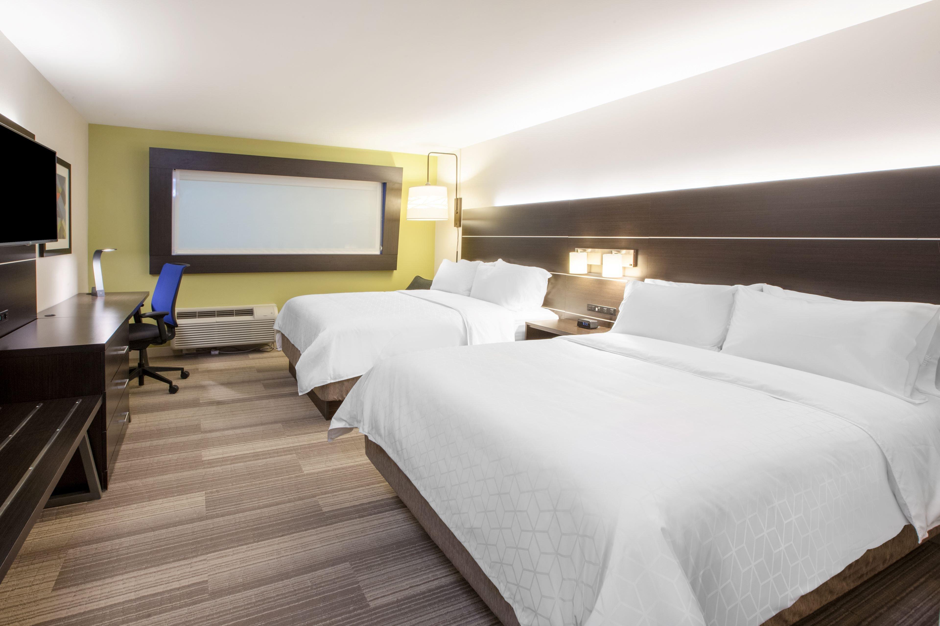 Holiday Inn Express & Suites Warrensburg North By Ihg Exterior photo